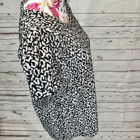 Anthro Postmark Medium Black & White Blouse - Picture 5 of 8